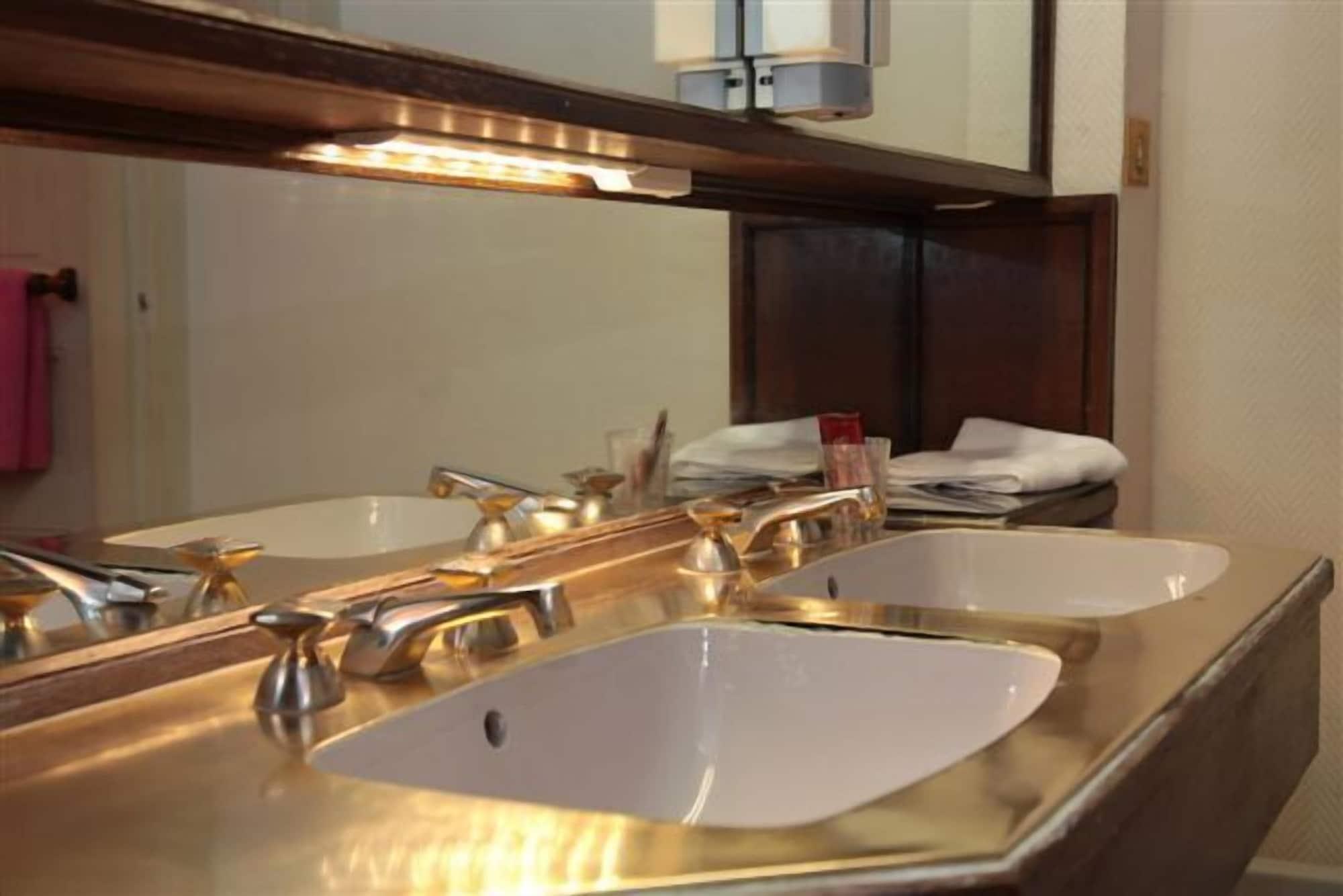 Cit'Hotel Marie Stuart La Roche-sur-Yon Dış mekan fotoğraf